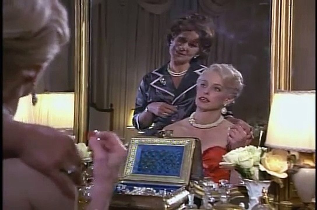 Farrah Fawcett Smokes 02