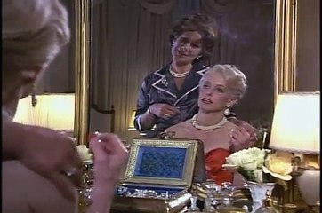 Farrah Fawcett Smokes 02