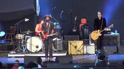 Gary Clark Jr. performs 'Ain't Messin 'Round' at Summerfest