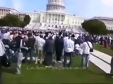 المسلمون في امريكا يؤدون صلاة الجمعه داخل ساحه الكونغرس