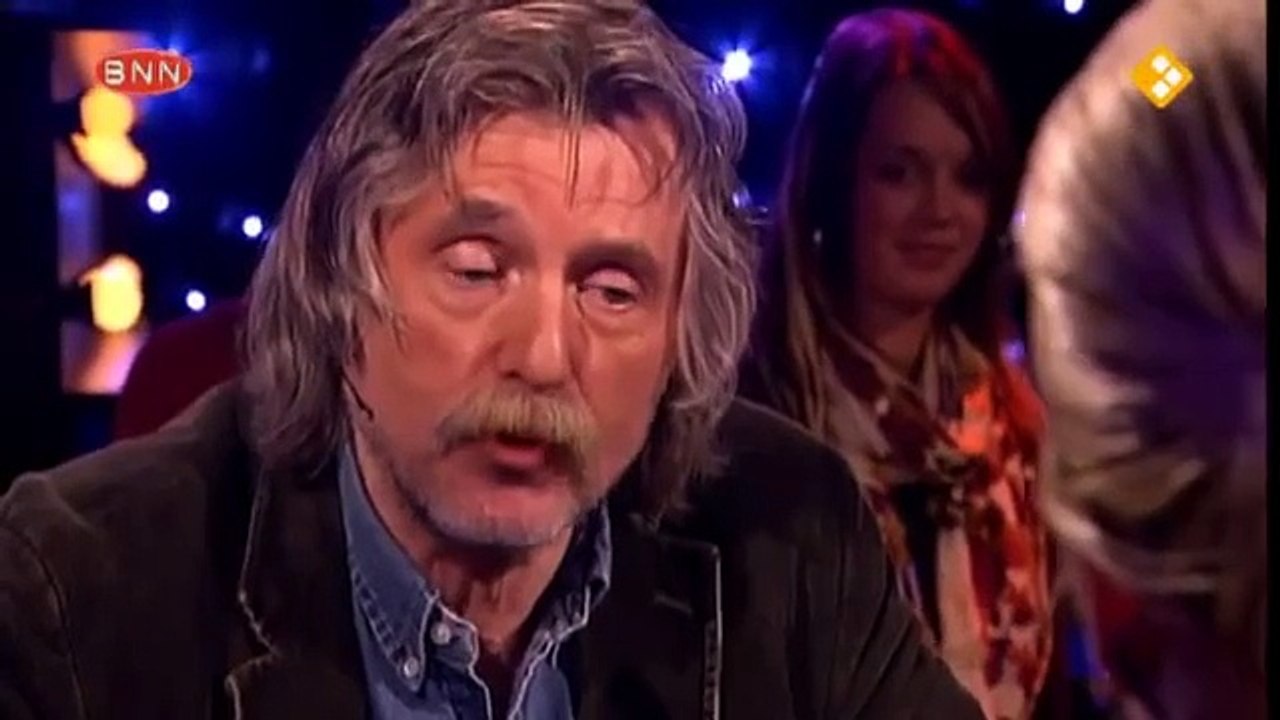 Johan Derksen vs. Victoria Koblenko in Spuiten en Slikken (19 september 2011)