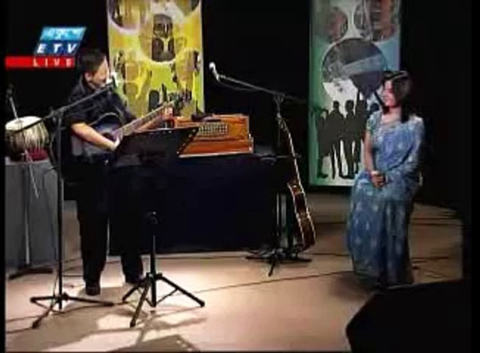 Hasina, Khaleda & Shayan er Bangla Gaan Beyadob Jonota