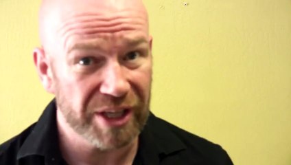 Call 911! Tiger Woods' Wife Whacked Tiger