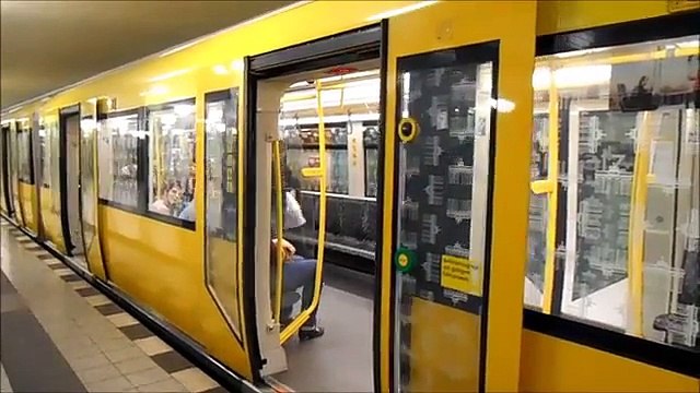 U-Bahn Berlin - U-Bahnhof Alexanderplatz U8