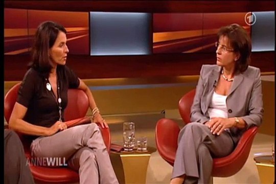 Andrea Ypsilanti die wunderschöne Politikerin u.Traumfrau bei Anne Will am 08.08.10