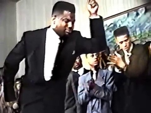 Bishop Hezekiah Walker and the Love Fellowship Crusade Choir - Praise Break (1990)