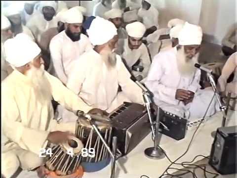 raagi Balbir Singh doing Kirtan at Namdhari dera