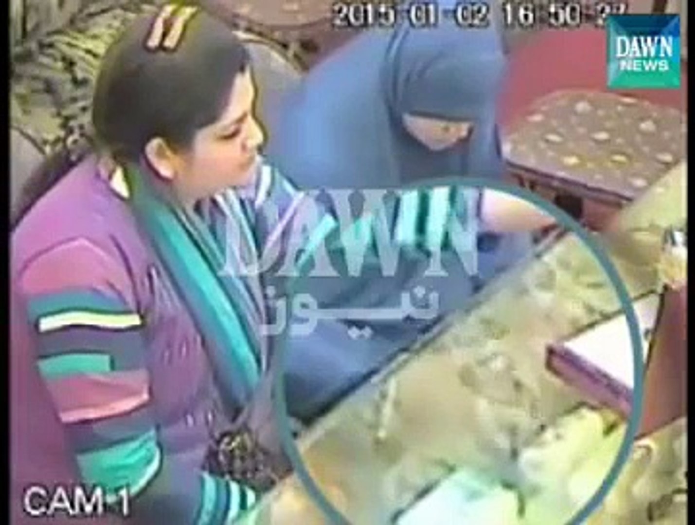 Pakistani Girl Caught on CCTV Camera - video Dailymotion
