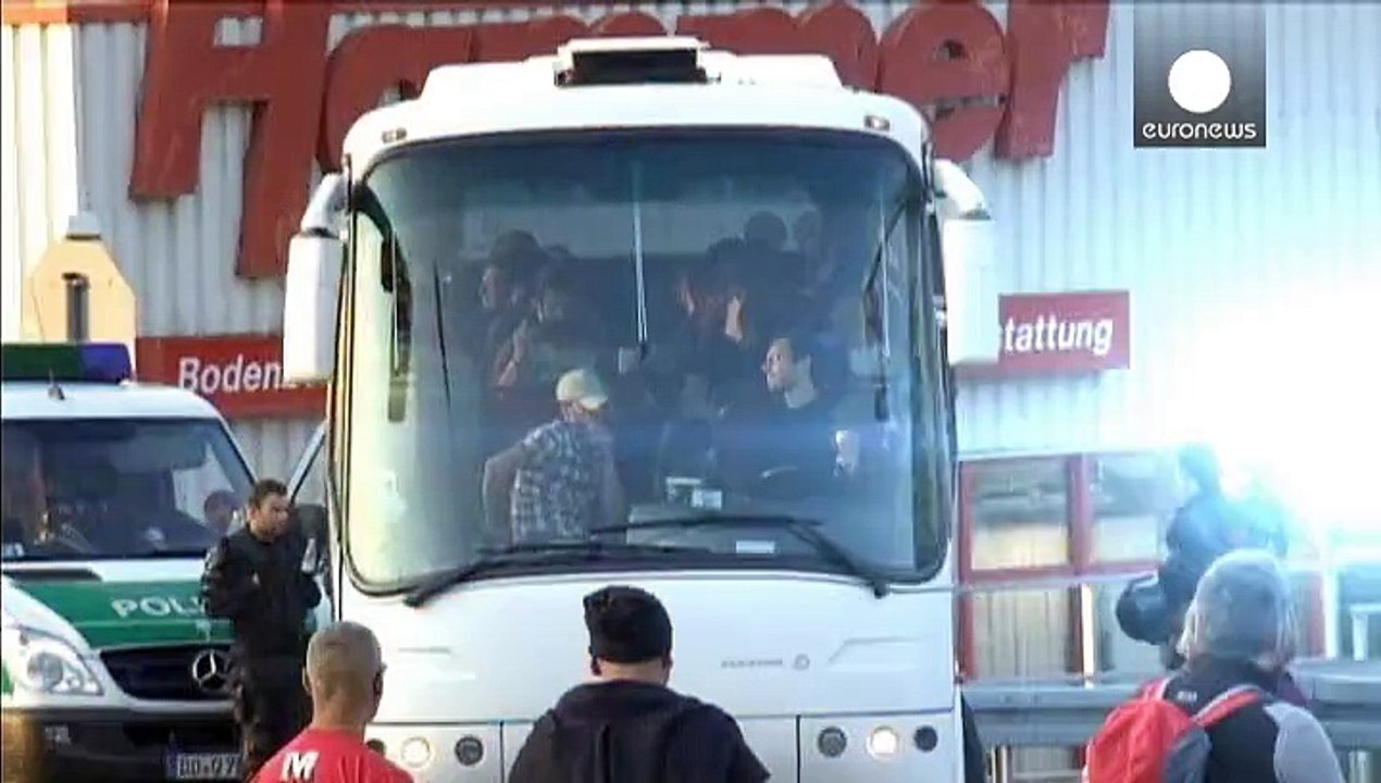 Erneut Krawalle vor Notunterkunft für Migranten in Heidenau