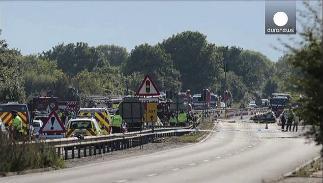 Пилот самолёта, разбившегося на авиашоу в Великобритании, выжил