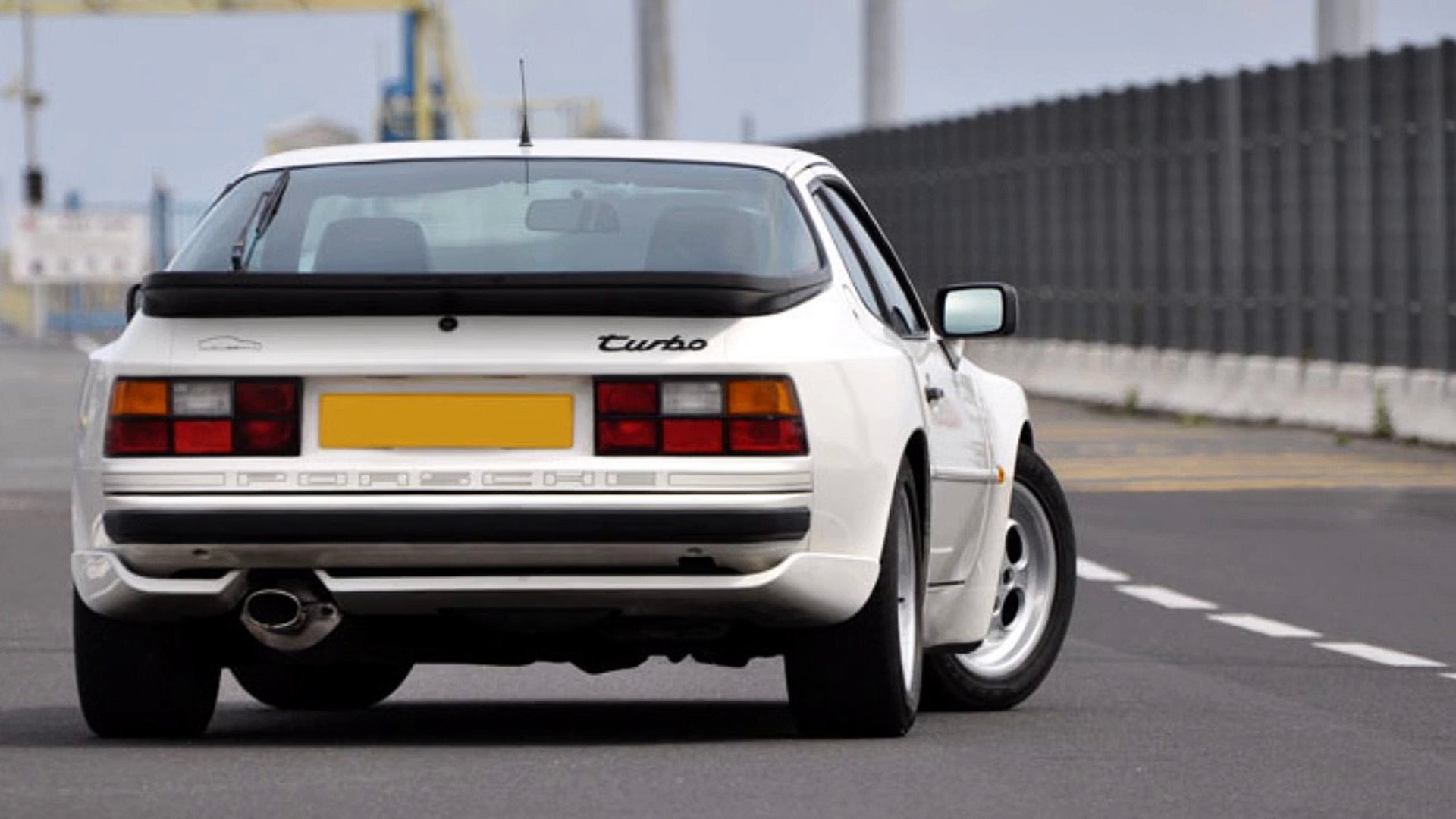 Porsche 944 Turbo - Vidéo Dailymotion