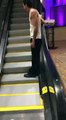 Quand tu es bourré, l'escalator peut paraitre très très très très long !