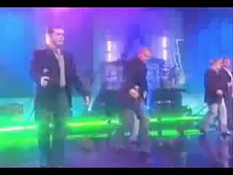 Westlife--When You're Looking Like That (Live)