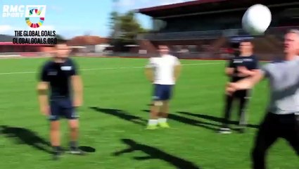 Gary Lineker s’essaie lui aussi au "Dizzy Penalty Challenge"