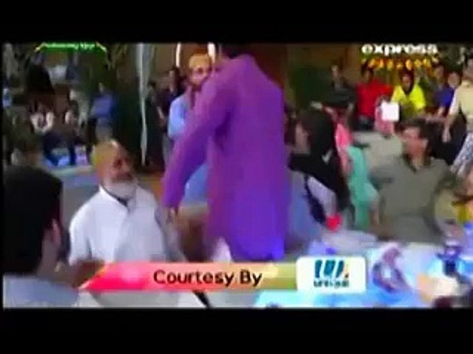 ہاہاہاہاہاہا ڈاکٹرعامرلیاقت کی بے عزتی ہو گئی