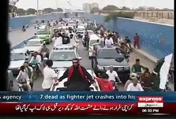 PTI Takes Out Rally In Karachi After NA-122 Win
