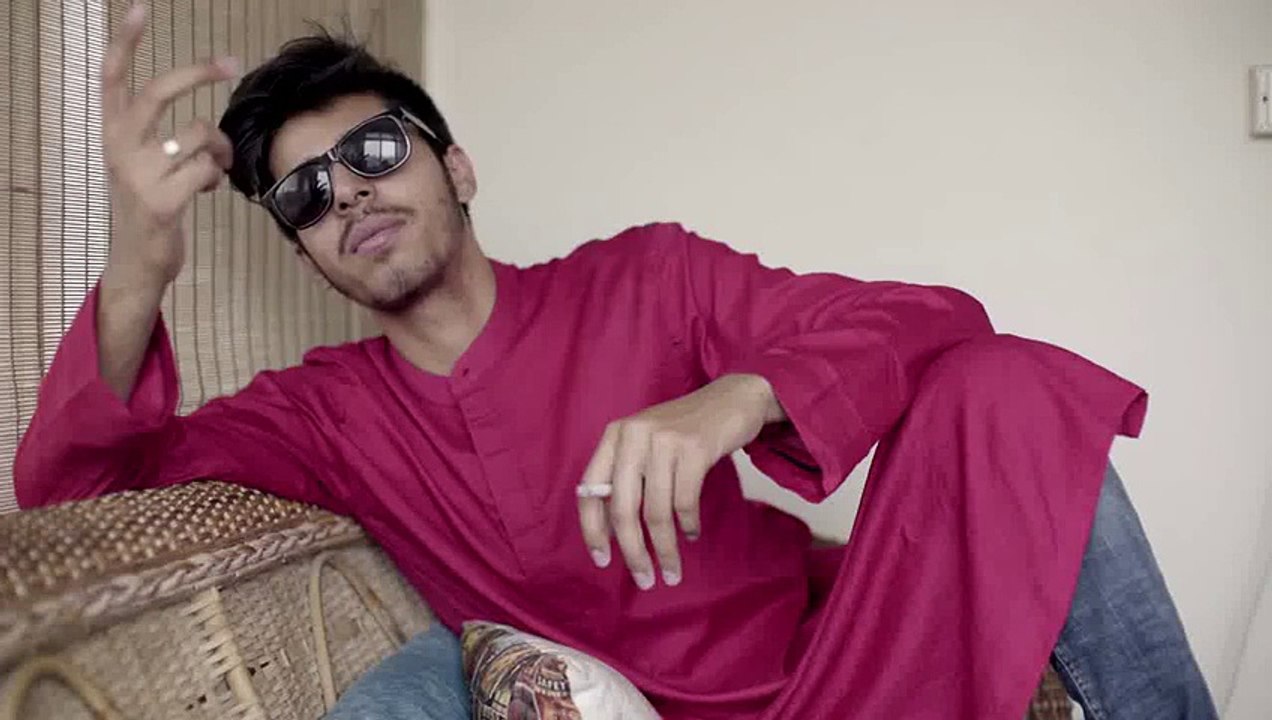 When Your Friend Corrects Your English Grammar Mistakes - Funny Videos