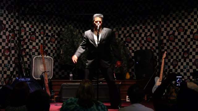 Robert Washington sings 'Wearin That Loved On Look' Elvis Week 2015