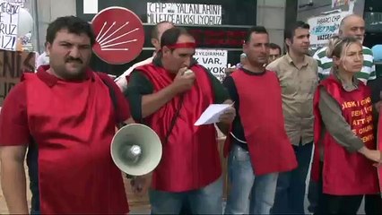 Sarıyer Belediyesi işçilerinden CHP binası önünde protesto