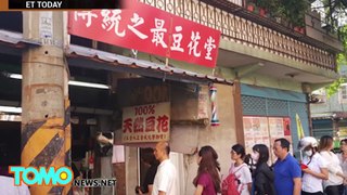 أكثر حمسة باعة تايوانيين مثيرين يستخدمون جاذبيتهم لجلب الزبائن
