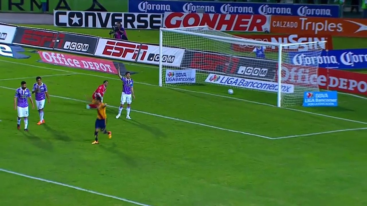 Terrible offside trap from Chiapas