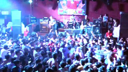 6 Voltios - Lejos (vivo) HD1080p