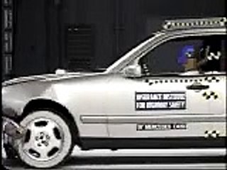 Mercedes E-Class (W210) Crash Test