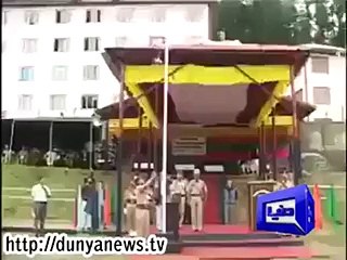 Dunya News- Fun of Indian Flag on 15th august watch video