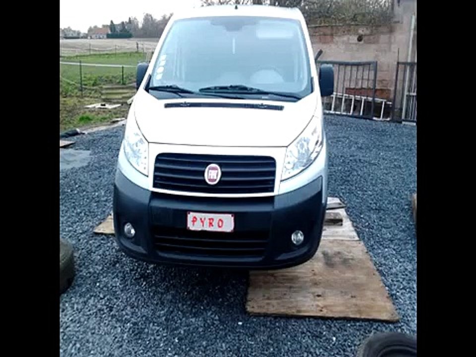 silent bloc de la barre stabilisatrice Fiat Scudo 2009