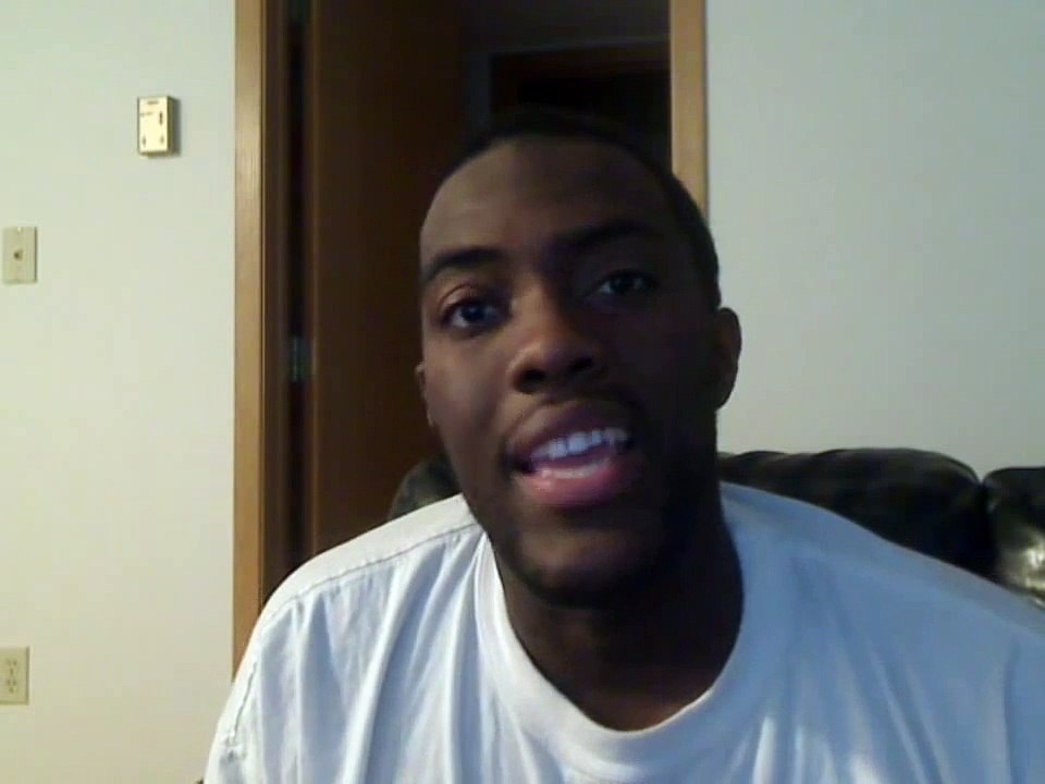 Limping Antarctic cruise ship with engines problems hit high waves with 88 passengers.