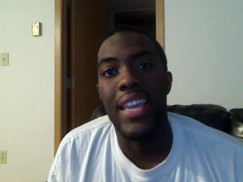 Limping Antarctic cruise ship with engines problems hit high waves with 88 passengers.