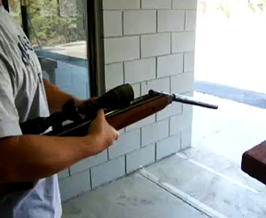 Shooting Gamo Hunter Extreme 1250 How to "some what" Properly Load a Break Barrel Pellet Gun..