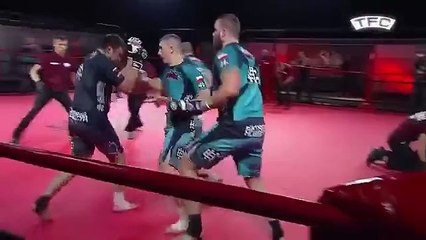 Toplu mma dövüşü
