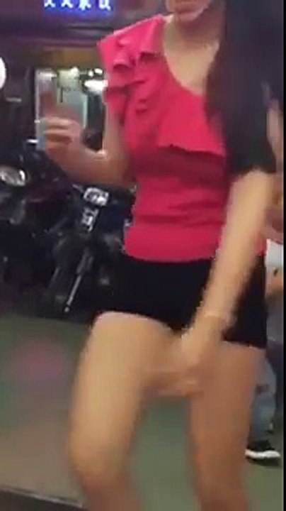 Chàng Lùn Hát Hay Như Ca Sỹ [P1]