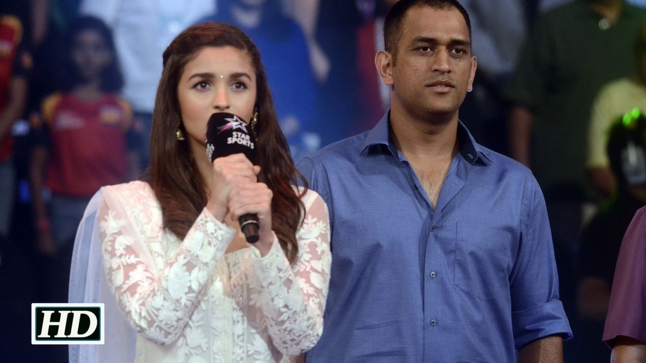 Pro Kabaddi Finals Alia sings National Anthem