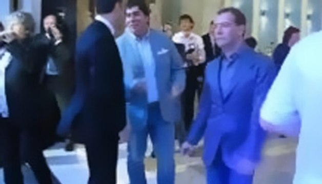 ТАНЕЦ ДМИТРИЯ МЕДВЕДЕВА ! видео которое посмотрели миллионы