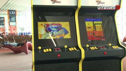 Attendre son avion en jouant gratuitement à des jeux vidéo des 80's