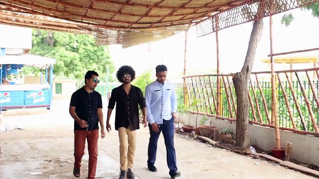 jo girls facebook pe sarey amm ya private main apni pic upload karti hain ! apni picture kisi ko b send na kare ! ap ki