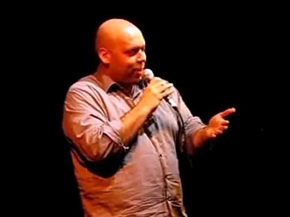 عامر زهر في مقطع ساخر  4