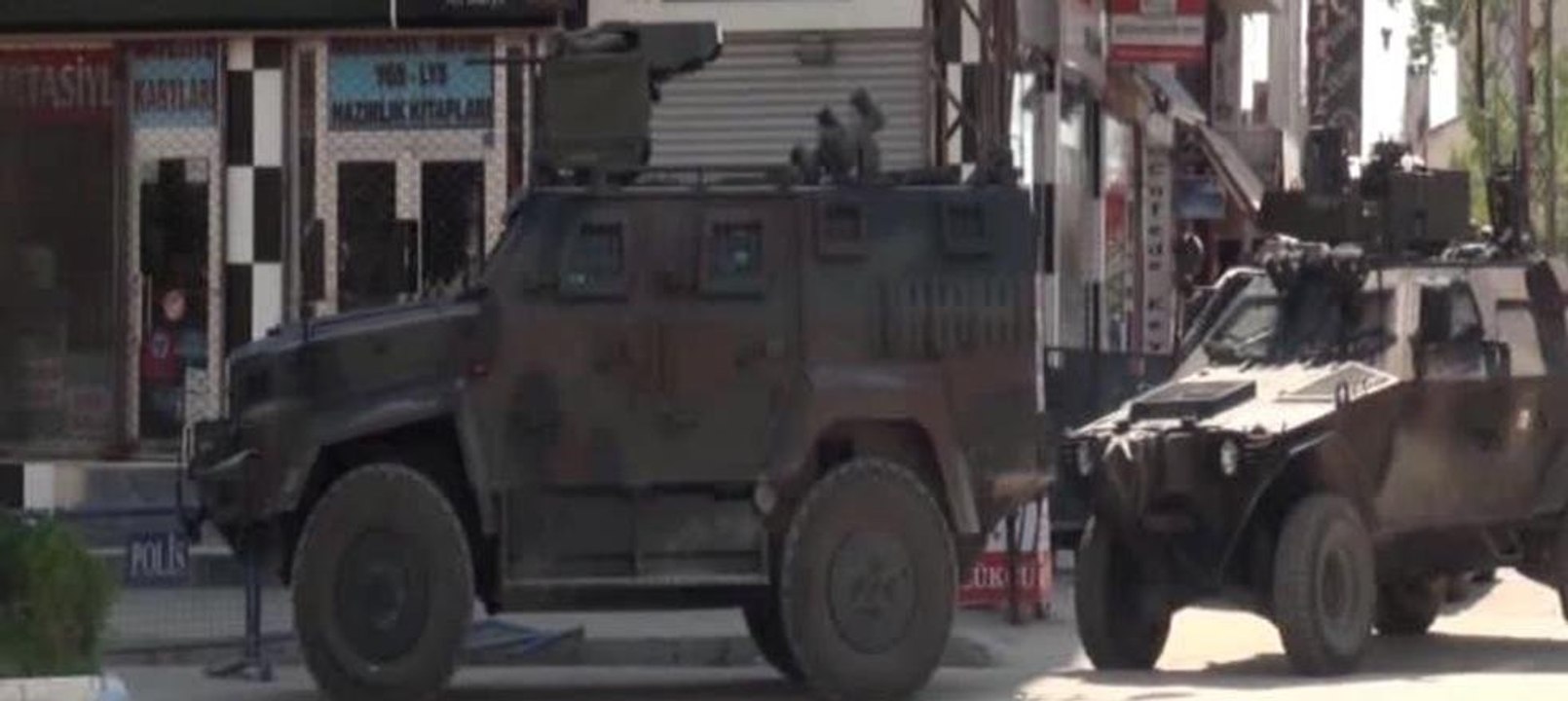 Yüksekova şehir merkezinde çatışma çıktı