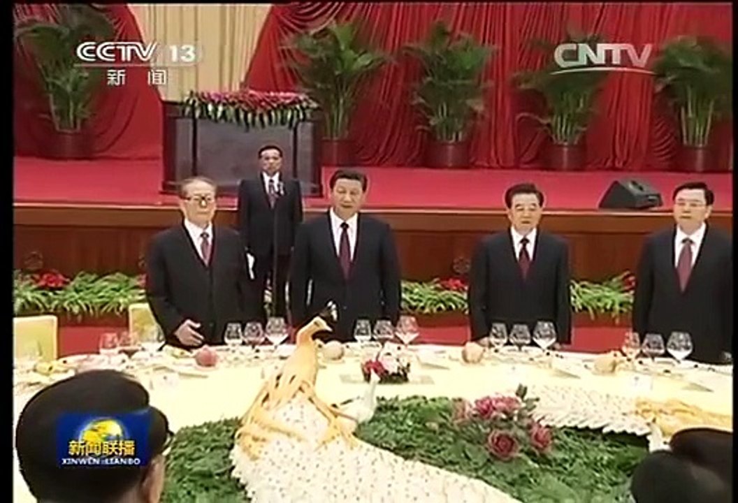 习近平等7常委和江泽民、胡锦涛等老同志出席国庆招待会 隆重庆祝中华人民共和国成立六十五周年