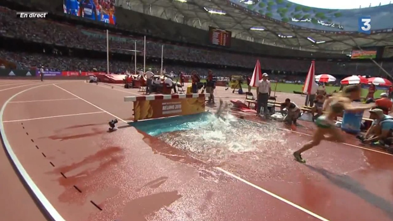 Chute spectaculaire lors des séries du 3000 m steeple dames à Pékin
