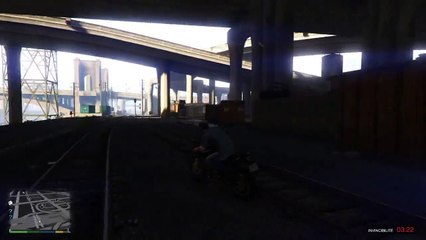 GTA 5 cascade en moto