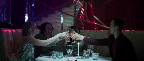 Trailer de Kill Your Friends avec Nicholas Hoult (VO)