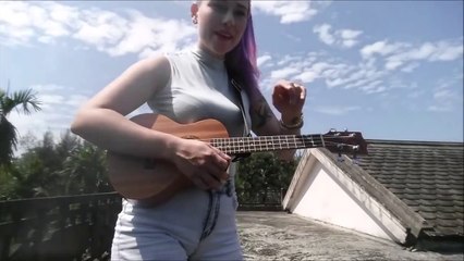 Cô gái Tây hát tiếng Việt -Về đâu mái tóc người thương- cực hay