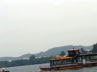 Shanghai 2010, Hangzhou boat ride on the lake (2)