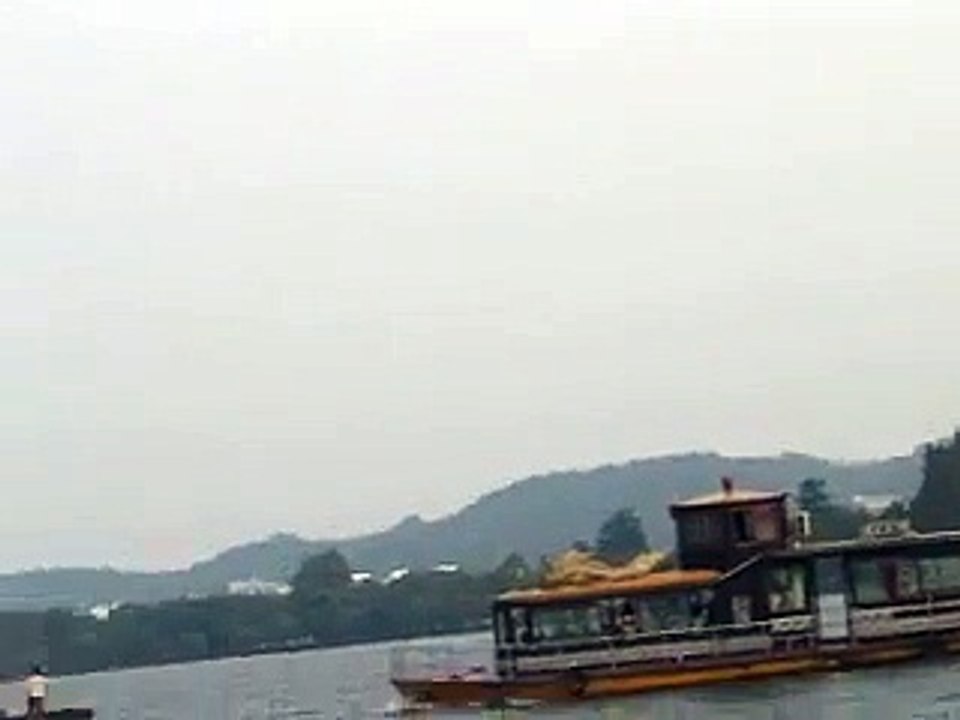 Shanghai 2010, Hangzhou boat ride on the lake (2)