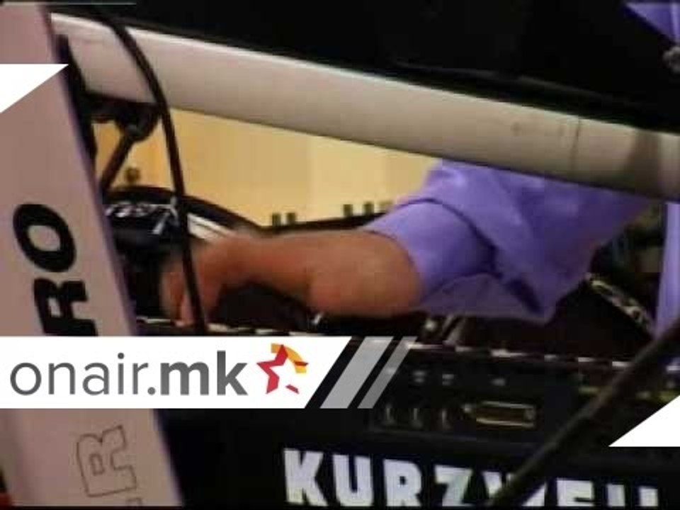 NE SI GO PRODAVAJ KOLJO CHIFLIKOT-IN LIVE-SUZANA GAVAZOVA i ORKESTAR MAESTRAL BITOLA VO ZIVO