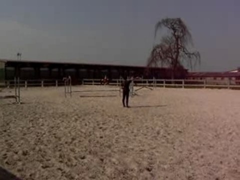 ma soeur auriane qui saute sur gamin