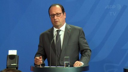 Migrants: Hollande et Merkel réclament une réponse "unifiée"